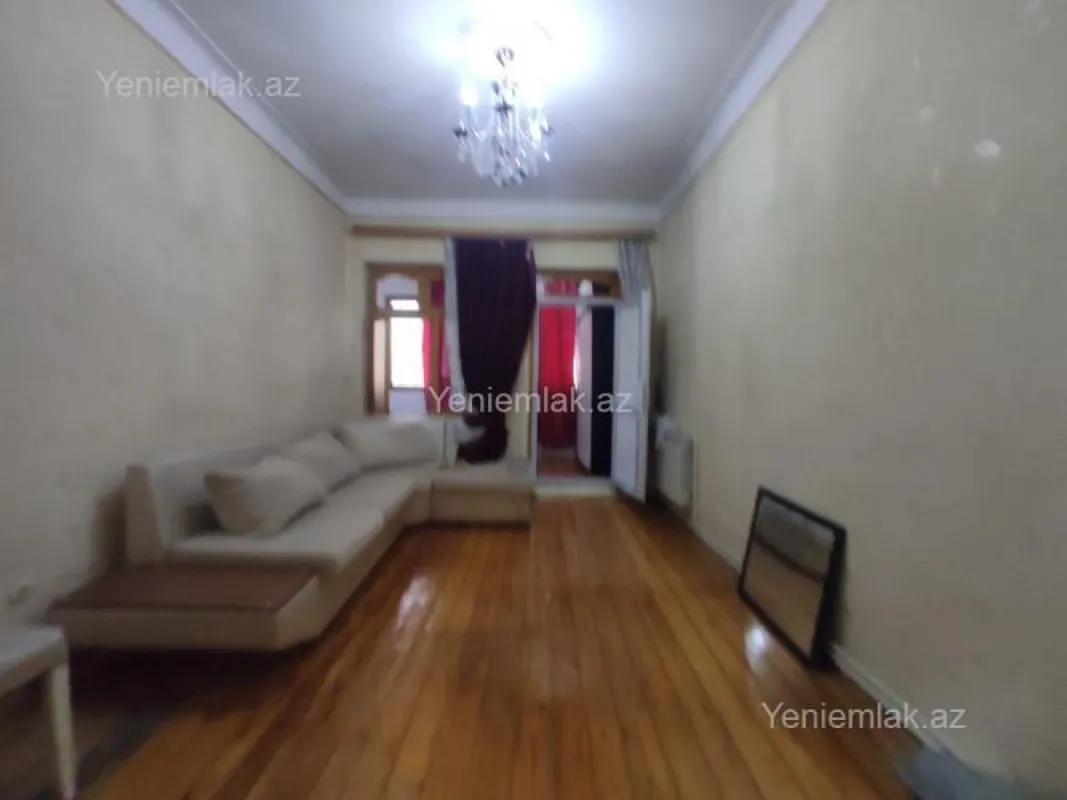 Satılır 3 otaqlı köhnə tikili 55 m²