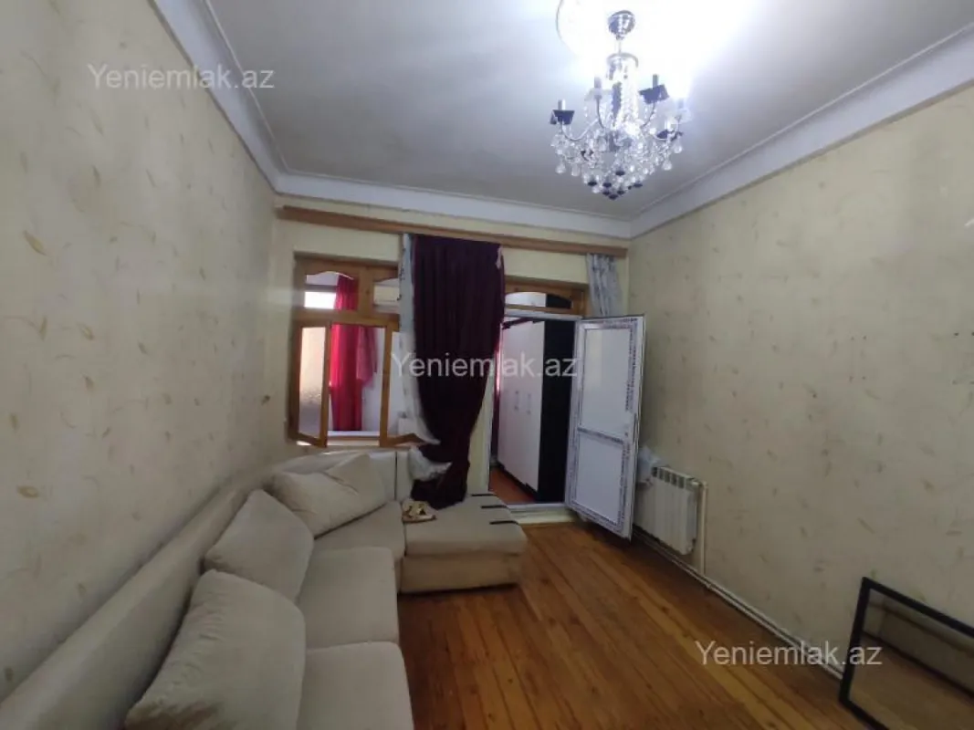 Satılır 3 otaqlı köhnə tikili 55 m²