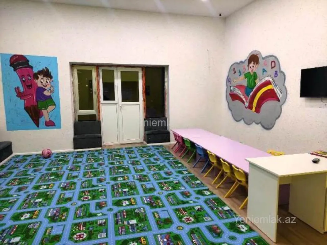 Satılır 12 otaqlı obyekt 1300 m²