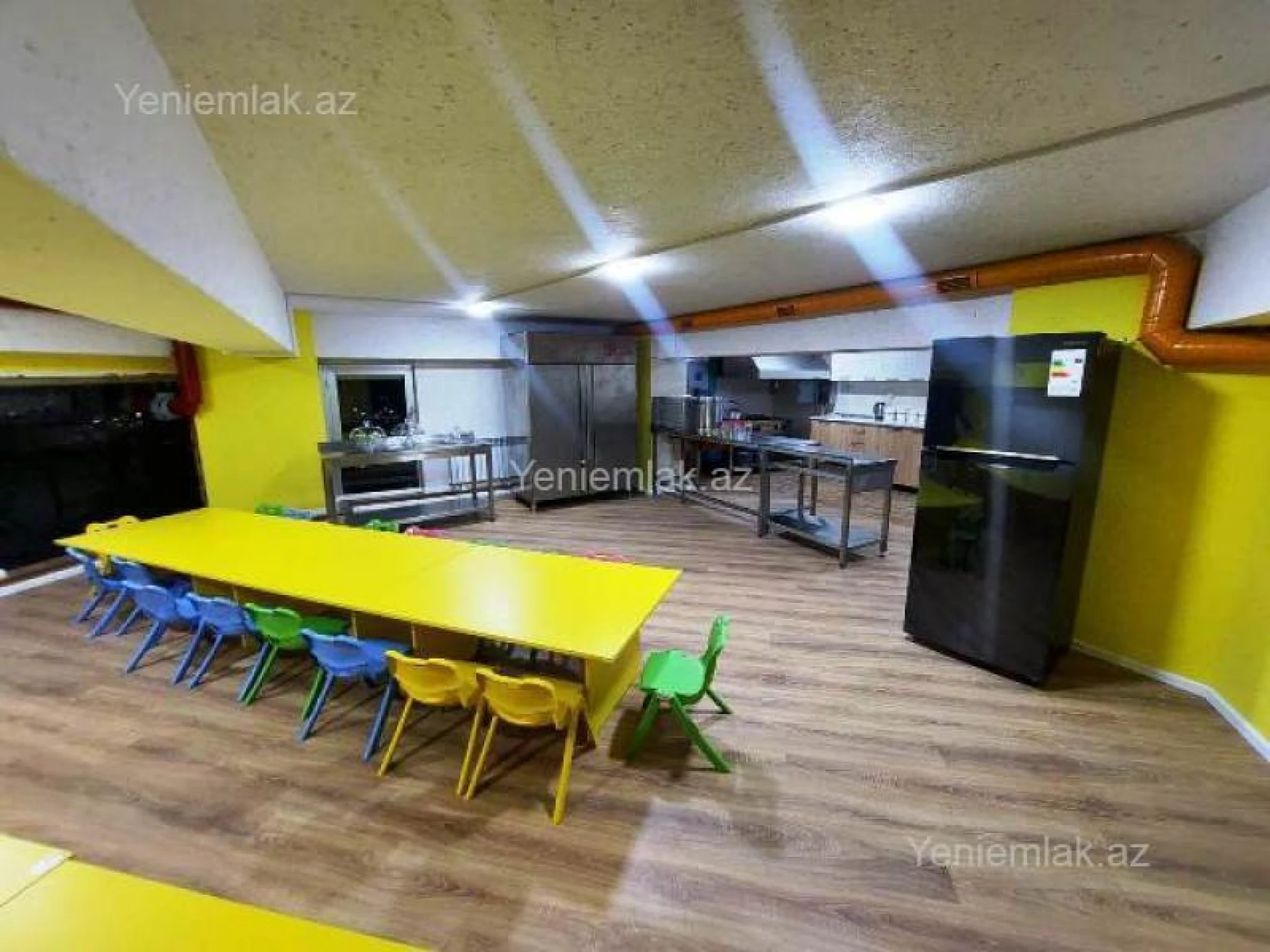 Satılır 12 otaqlı obyekt 1300 m²