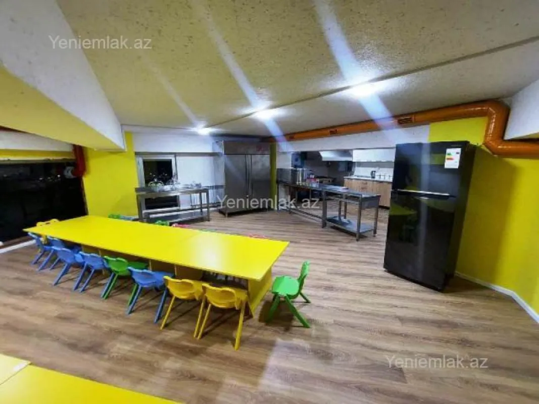 Satılır 12 otaqlı obyekt 1300 m²