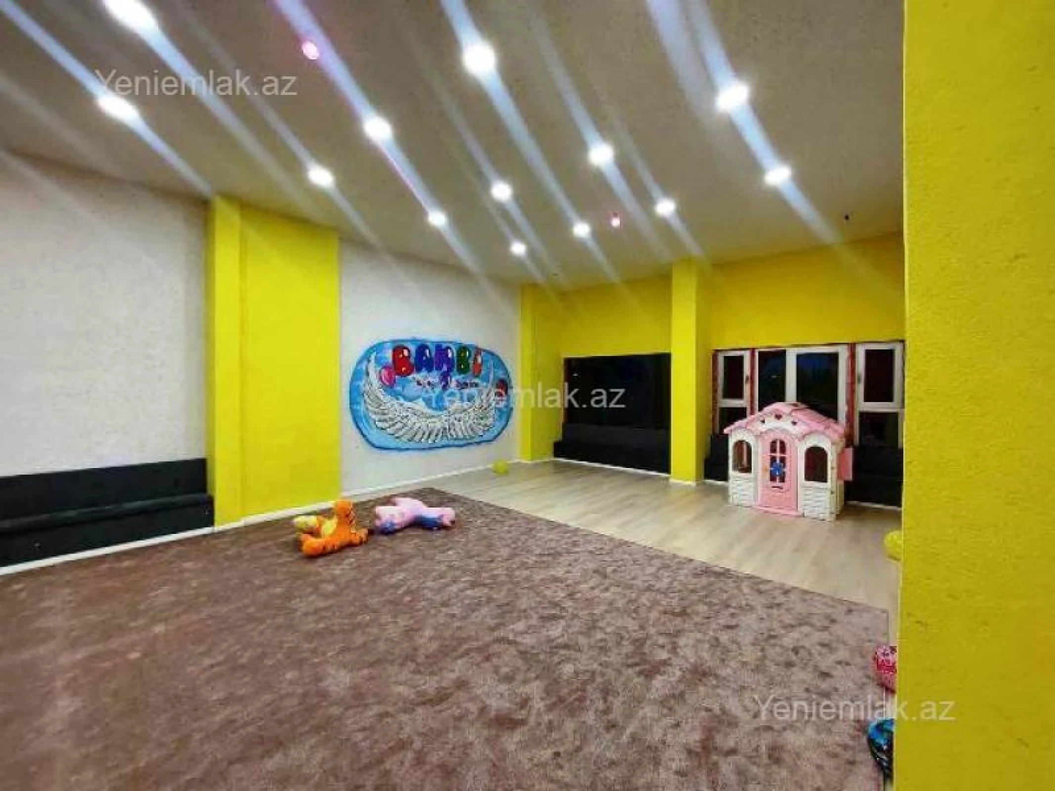 Satılır 12 otaqlı obyekt 1300 m²