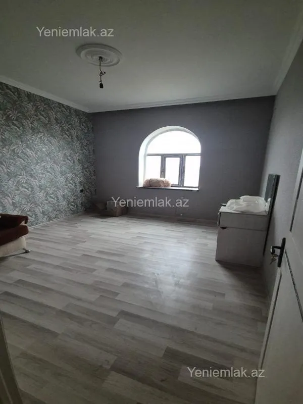 Satılır 7 otaqlı həyət evi 260 m²