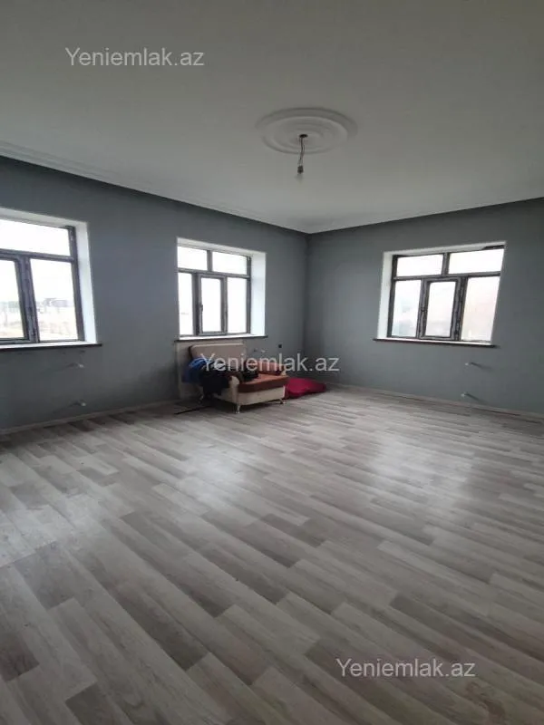 Satılır 7 otaqlı həyət evi 260 m²