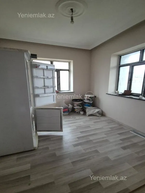 Satılır 7 otaqlı həyət evi 260 m²