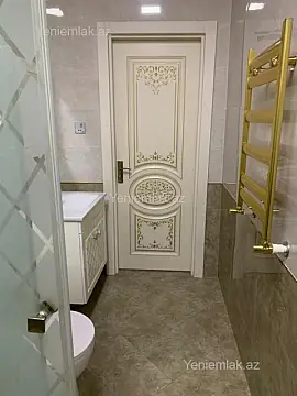 Satılır 3 otaqlı yeni tikili 130 m²