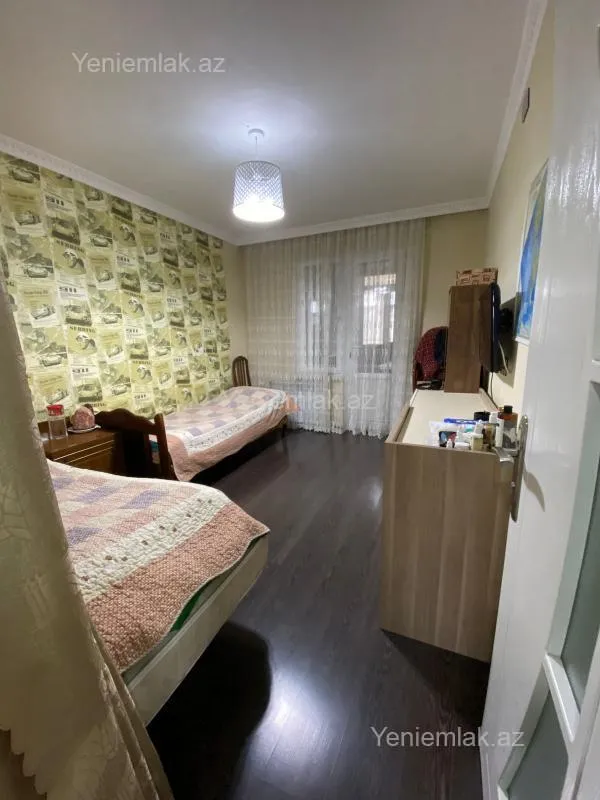Satılır 5 otaqlı köhnə tikili 110 m²