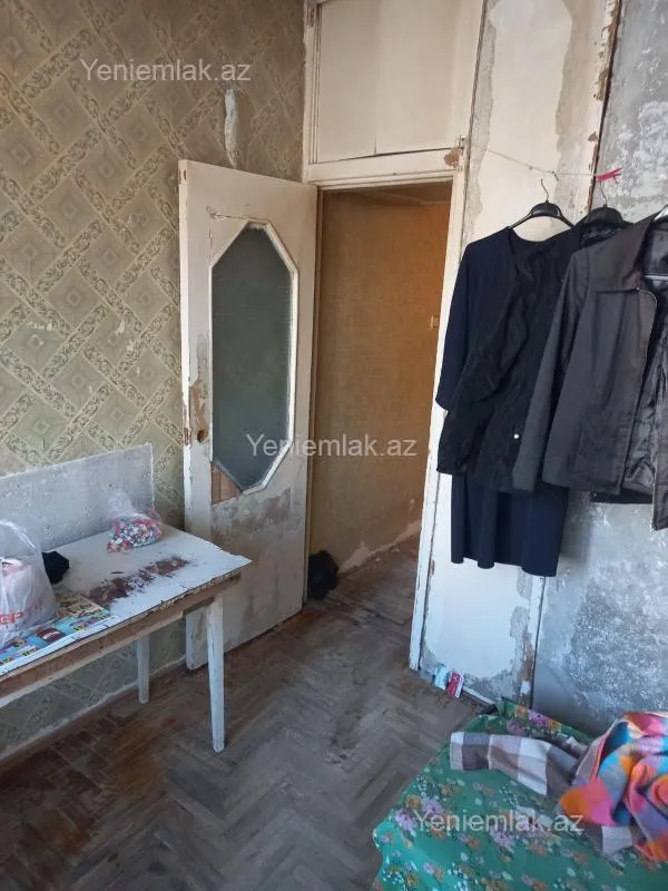 Satılır 2 otaqlı köhnə tikili 50 m²