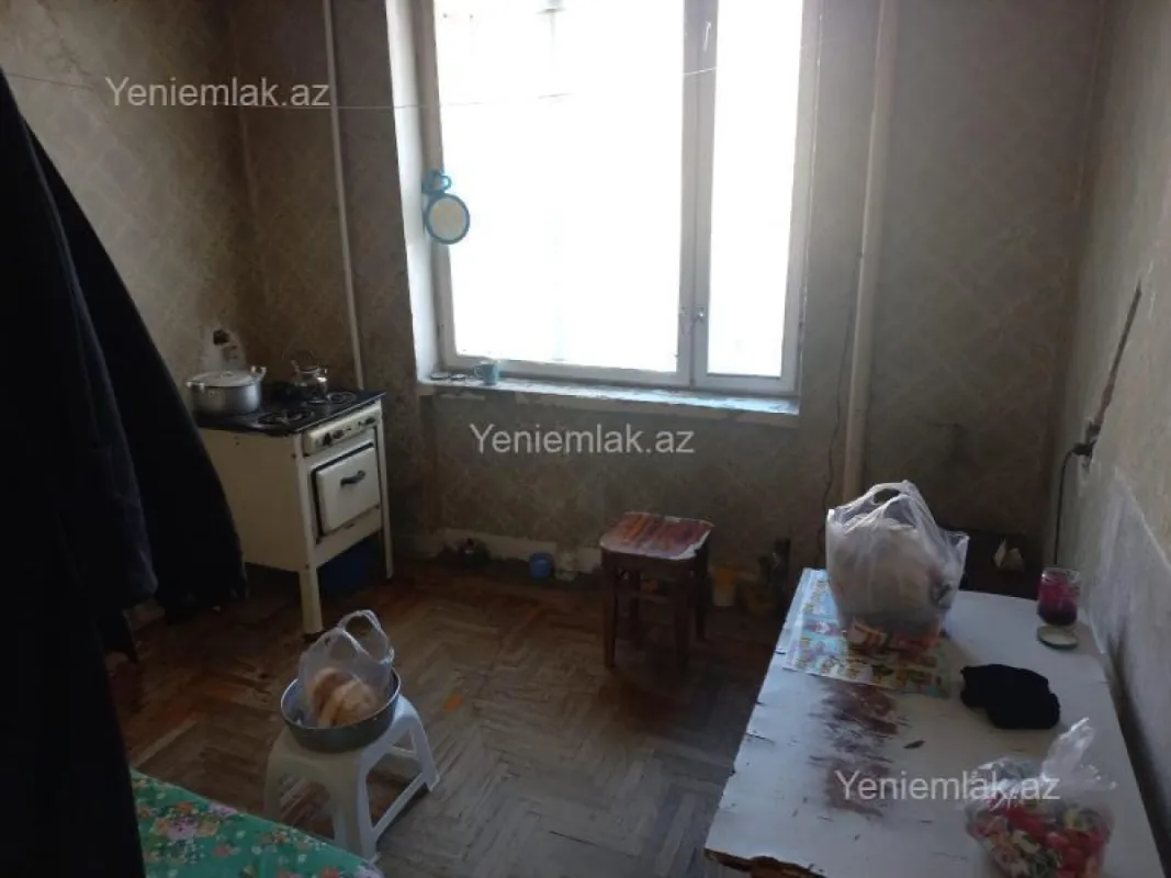 Satılır 2 otaqlı köhnə tikili 50 m²