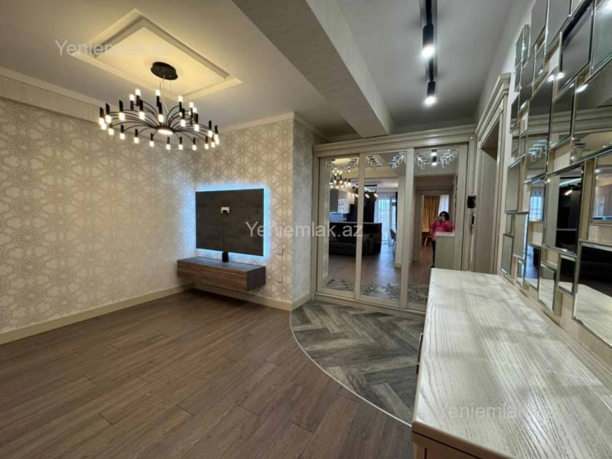 Satılır 2 otaqlı yeni tikili 64 m²