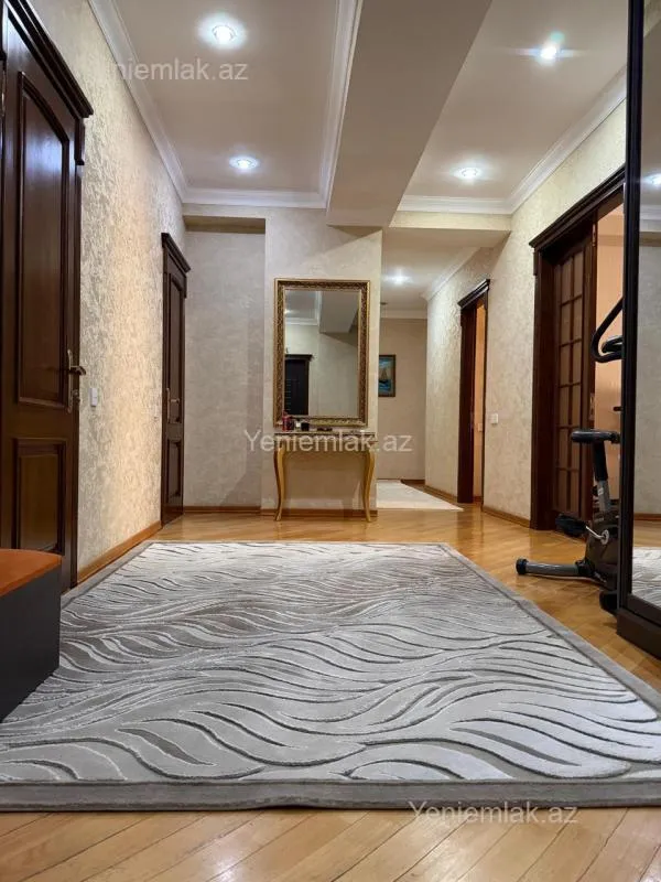 Satılır 3 otaqlı yeni tikili 120 m²
