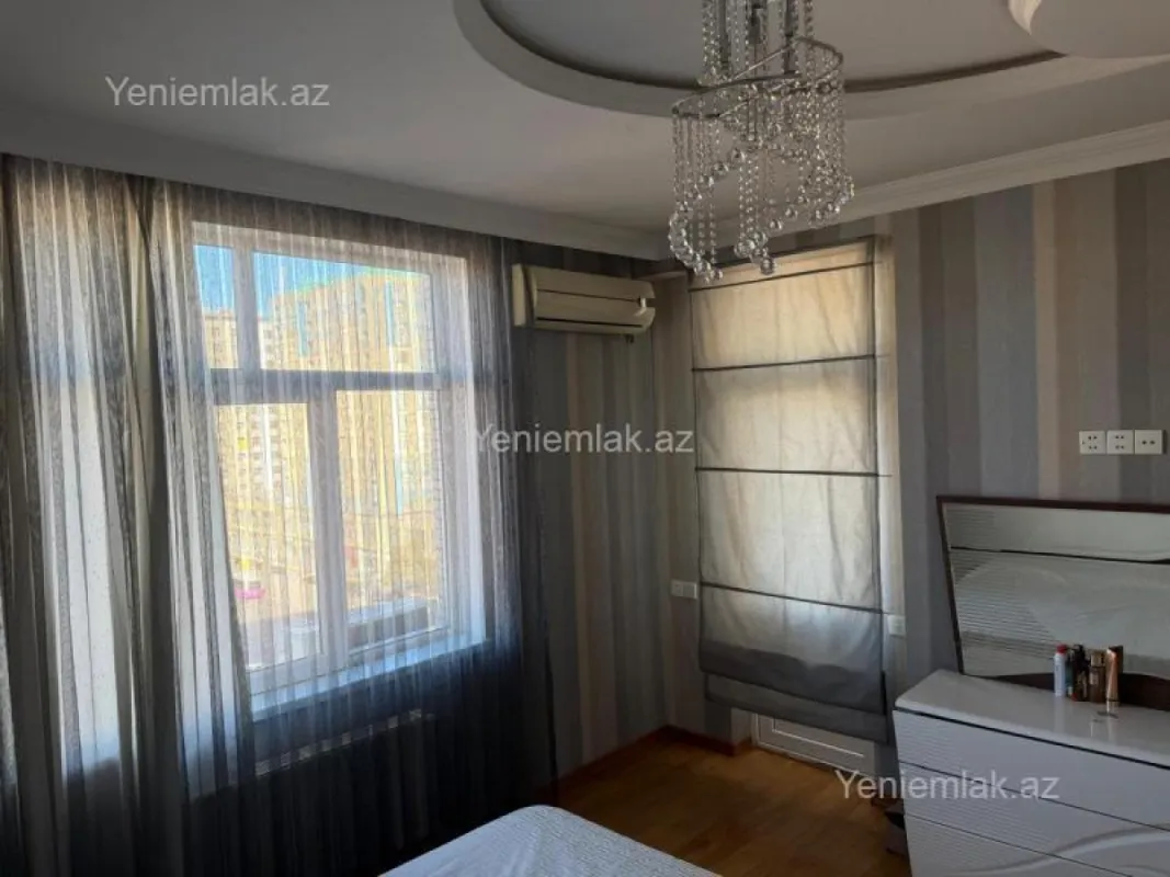 Satılır 3 otaqlı yeni tikili 120 m²