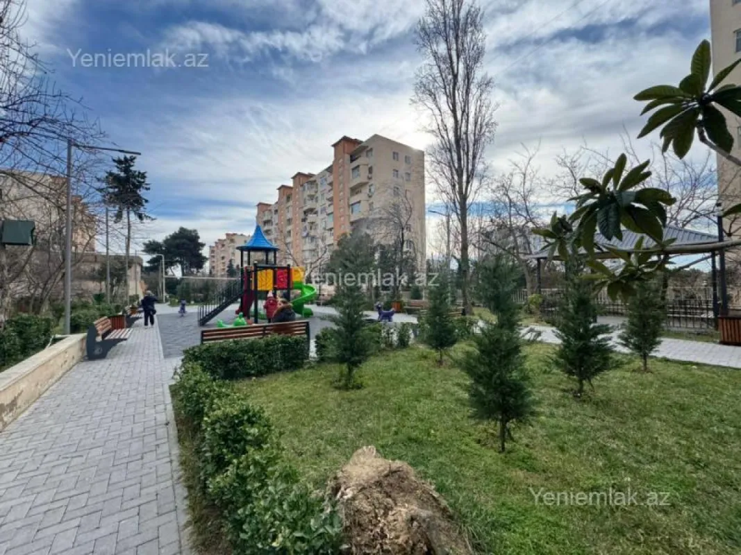 Satılır 2 otaqlı köhnə tikili 45 m²