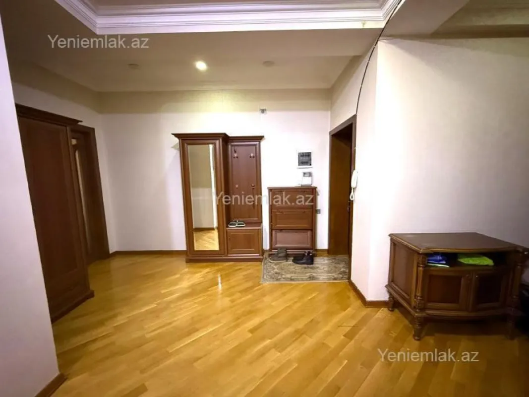 Satılır 4 otaqlı yeni tikili 138 m²