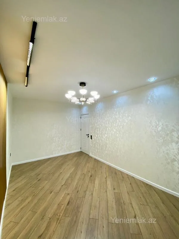 Satılır 2 otaqlı köhnə tikili 65 m²