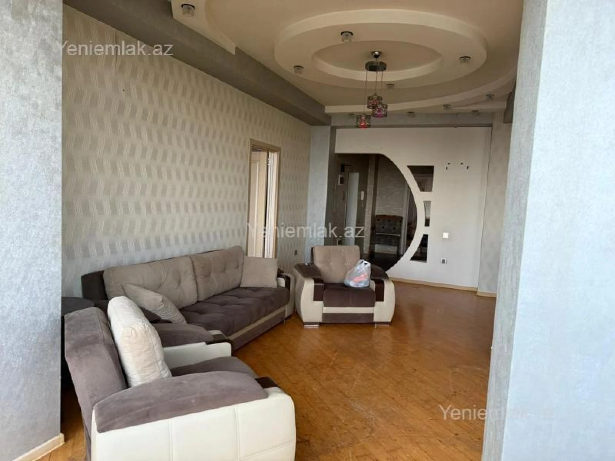 Satılır 3 otaqlı yeni tikili 130 m²