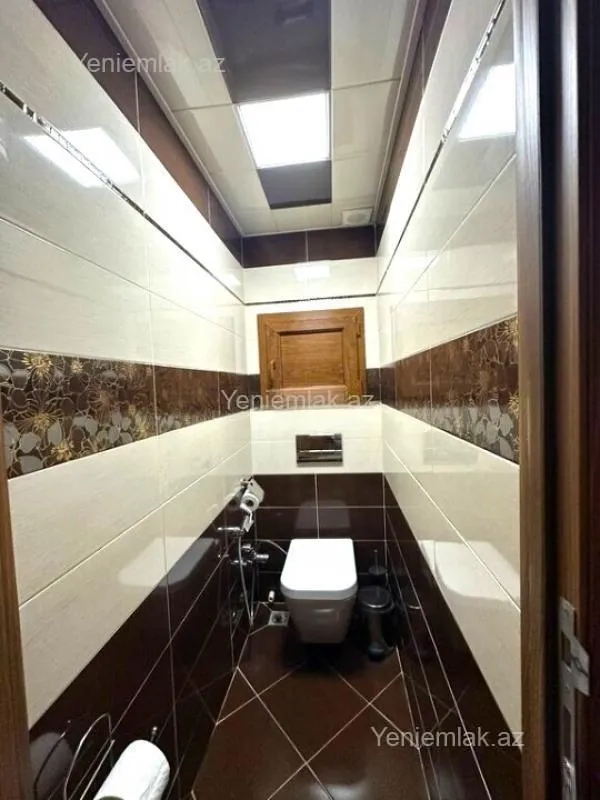 Satılır 4 otaqlı köhnə tikili 100 m²