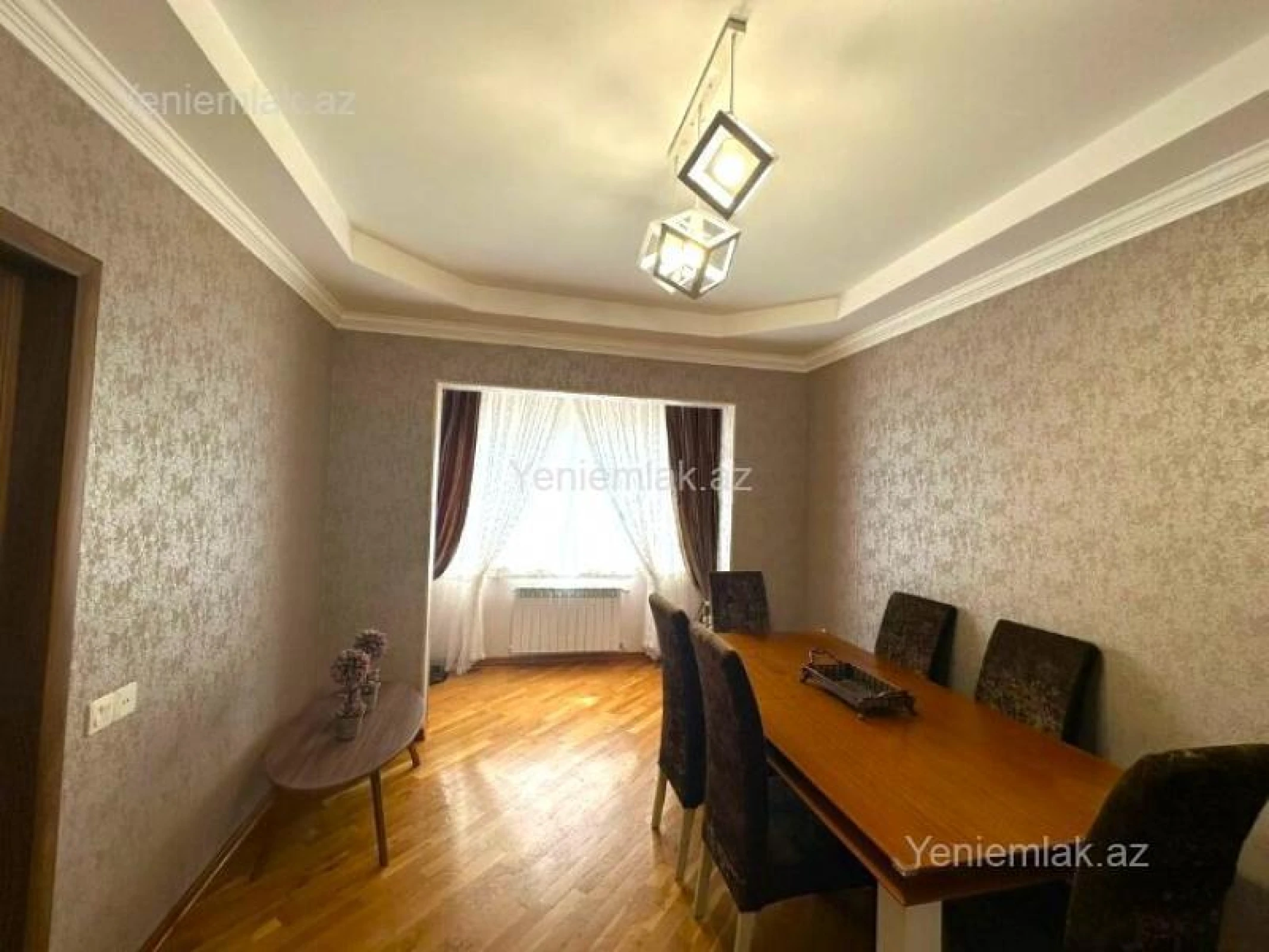 Satılır 4 otaqlı köhnə tikili 100 m²