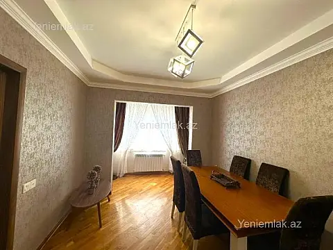 Satılır 4 otaqlı köhnə tikili 100 m²