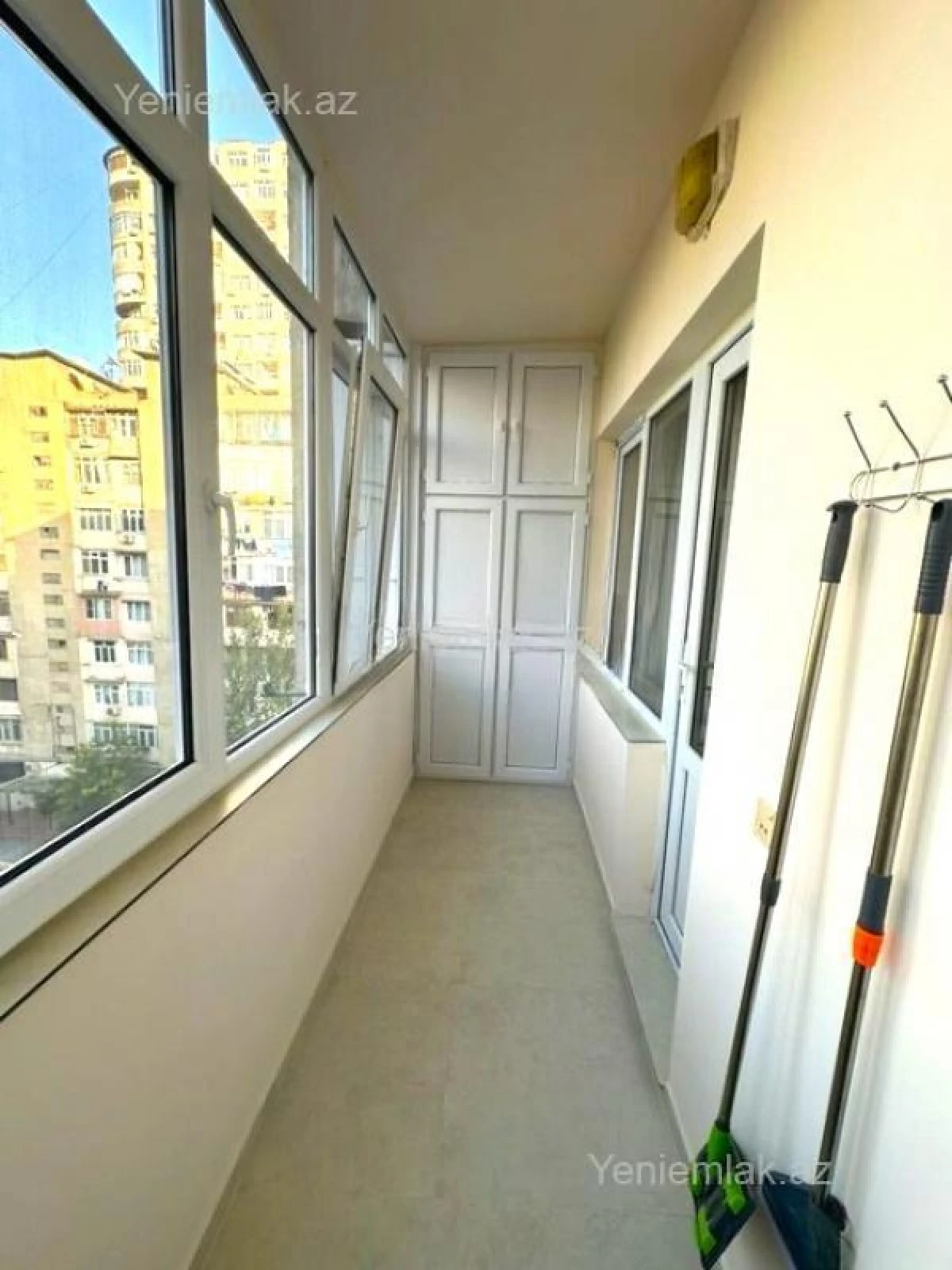 Satılır 4 otaqlı köhnə tikili 100 m²