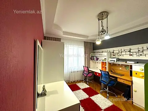 Satılır 4 otaqlı köhnə tikili 100 m²