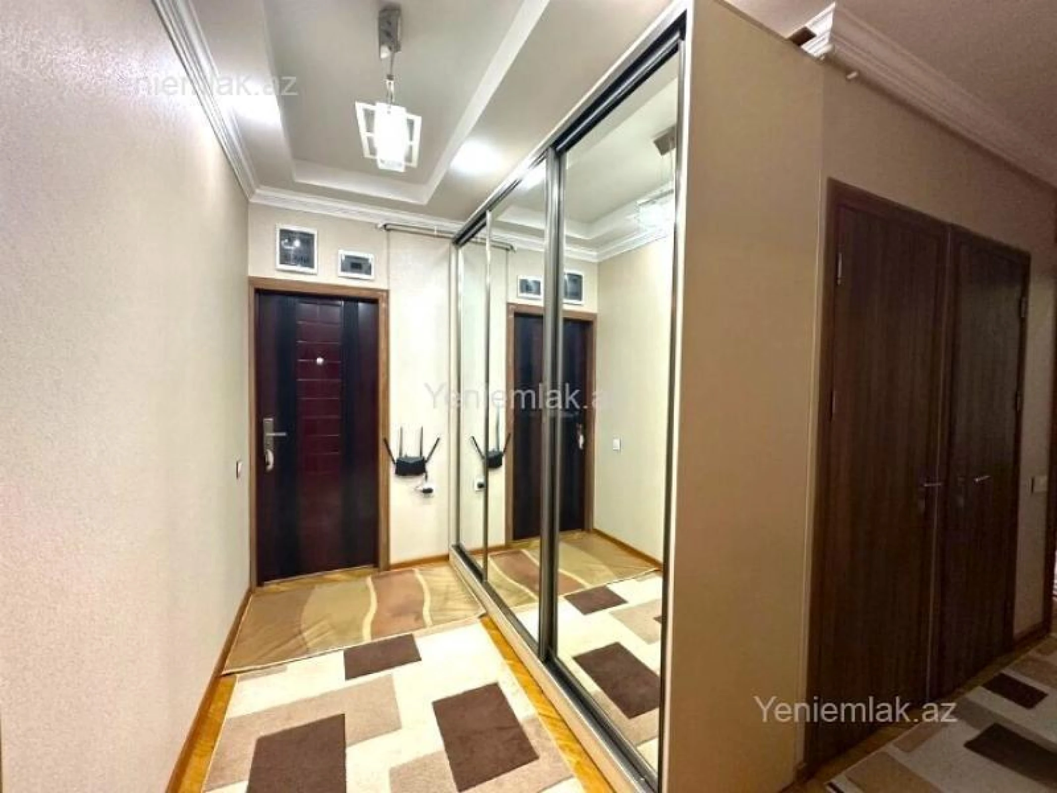 Satılır 4 otaqlı köhnə tikili 100 m²