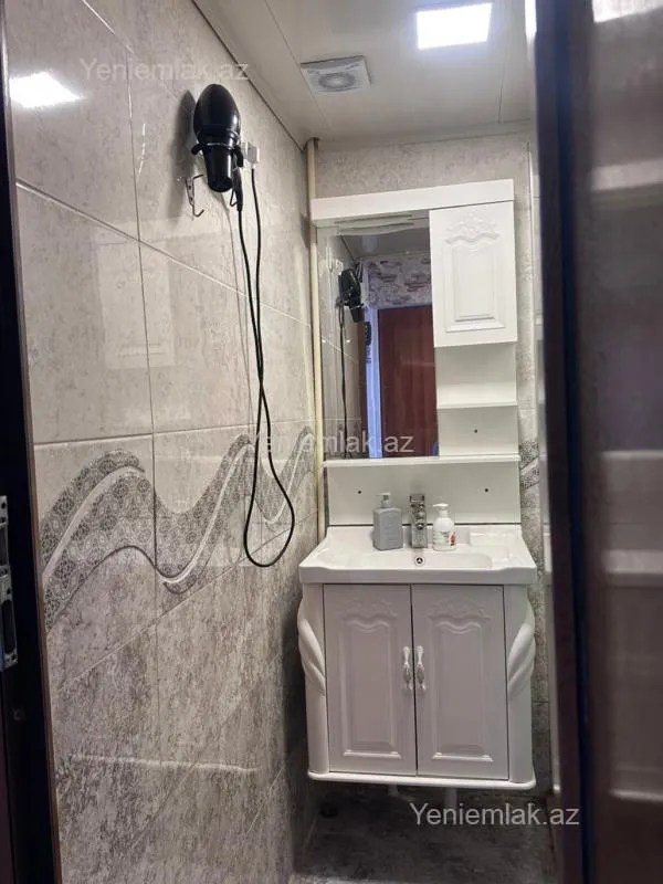 Satılır 2 otaqlı köhnə tikili 70 m²