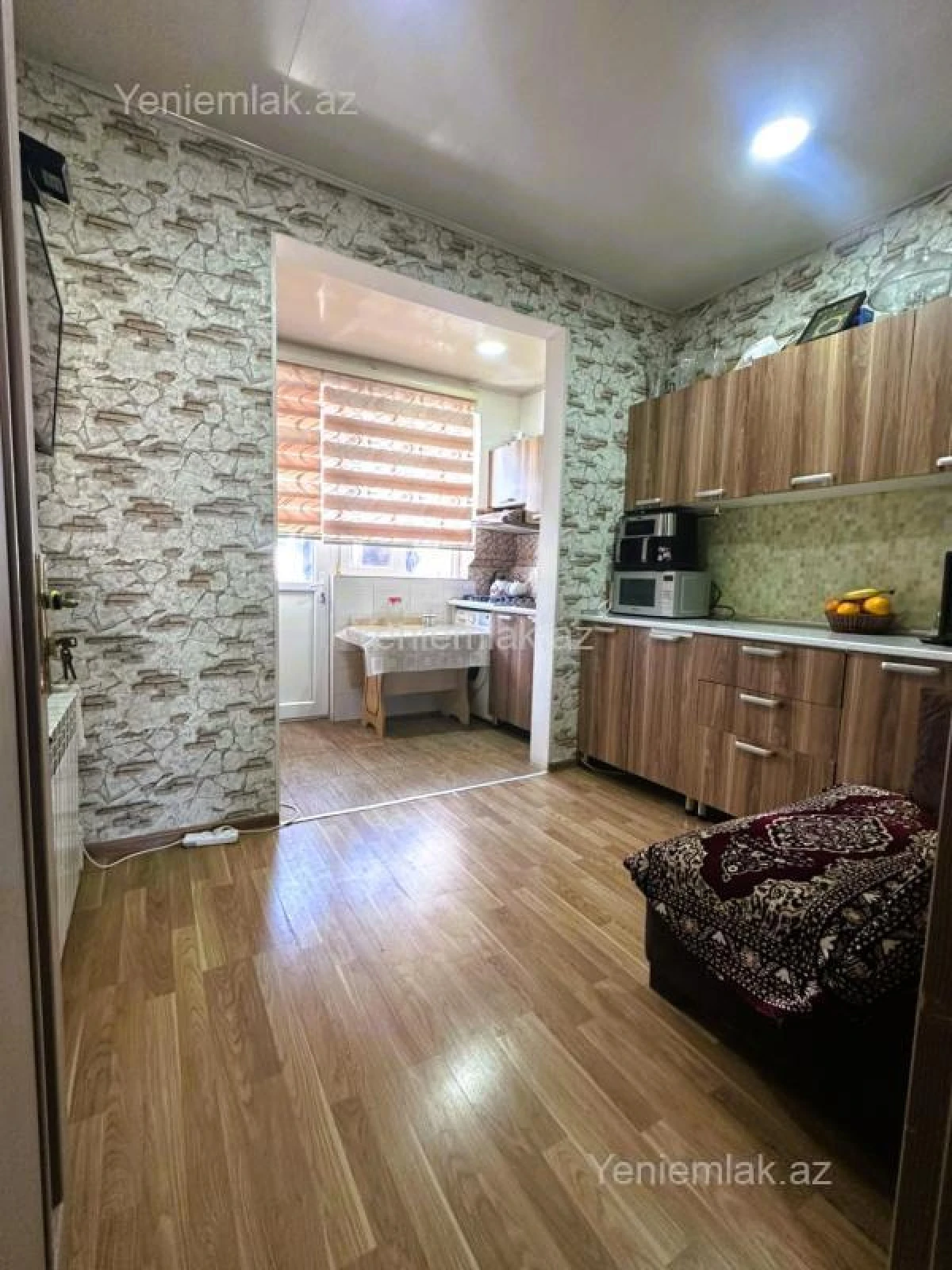 Satılır 2 otaqlı köhnə tikili 70 m²