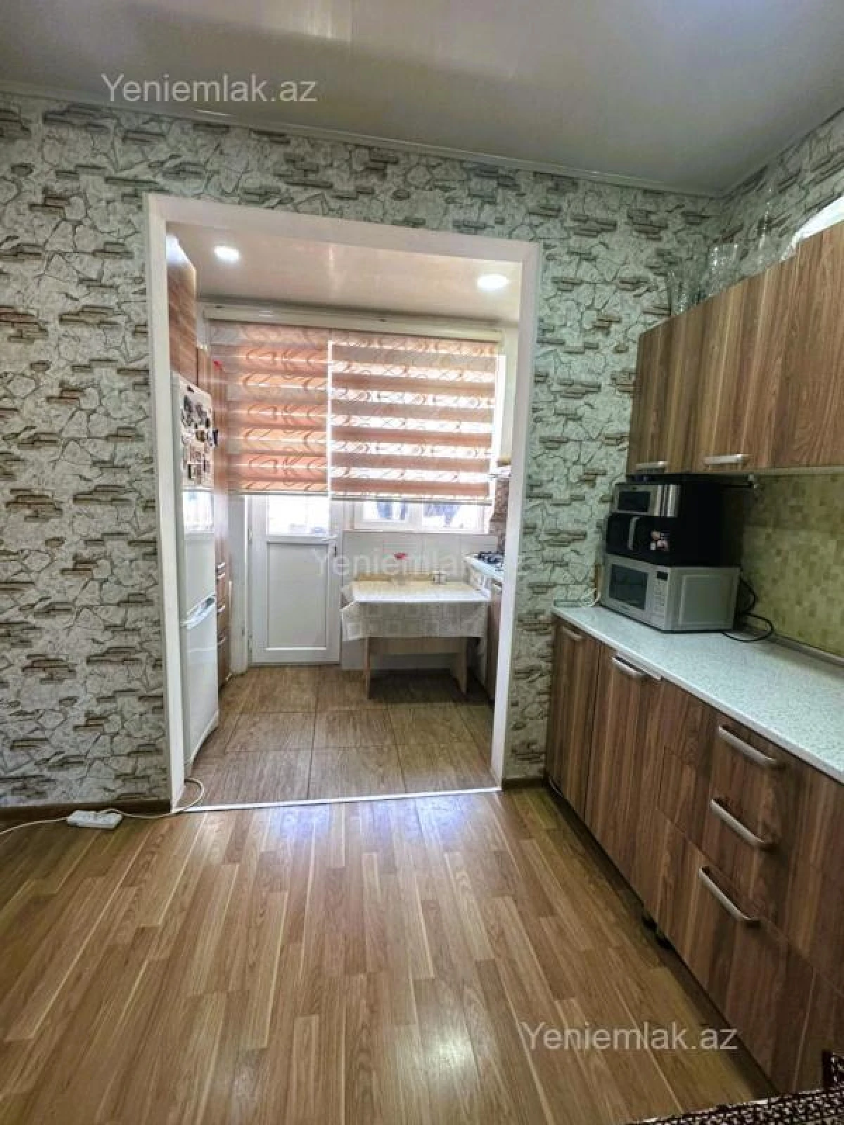 Satılır 2 otaqlı köhnə tikili 70 m²