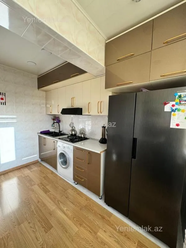 Satılır 3 otaqlı köhnə tikili 80 m²