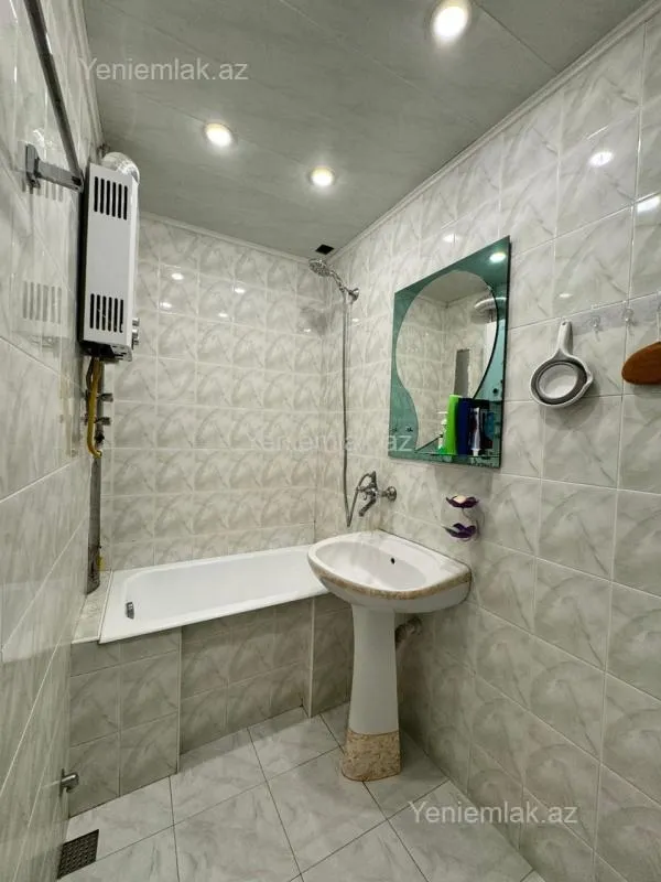 Satılır 3 otaqlı köhnə tikili 80 m²