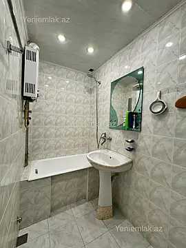 Satılır 3 otaqlı köhnə tikili 80 m²