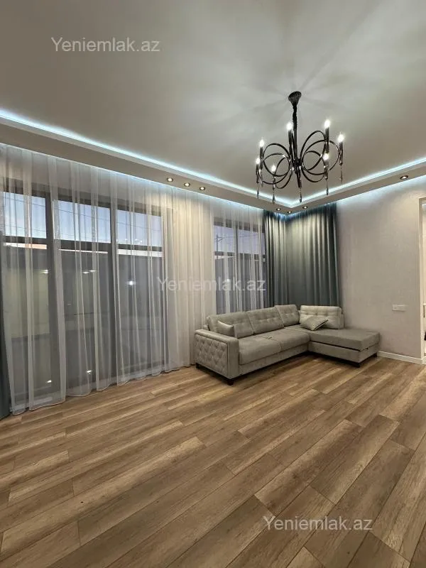 Satılır 4 otaqlı həyət evi 200 m²
