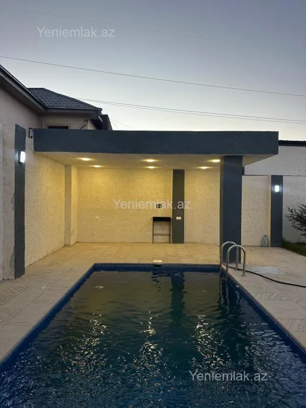 Satılır 4 otaqlı həyət evi 200 m²