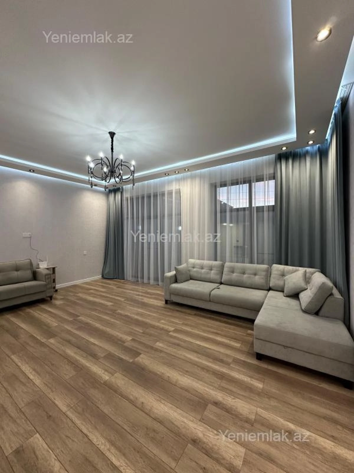 Satılır 4 otaqlı həyət evi 200 m²