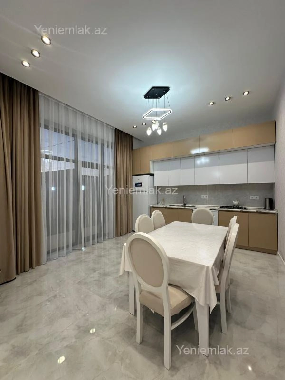 Satılır 4 otaqlı həyət evi 200 m²