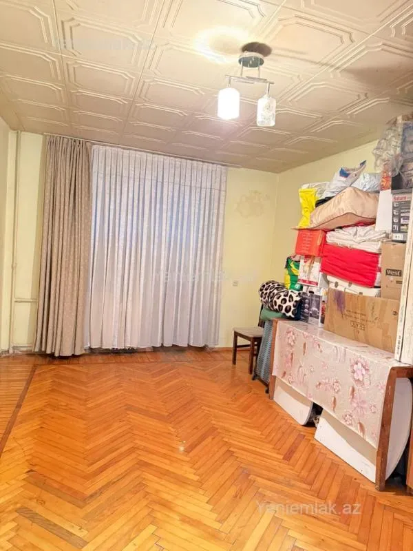 Satılır 3 otaqlı köhnə tikili 70 m²