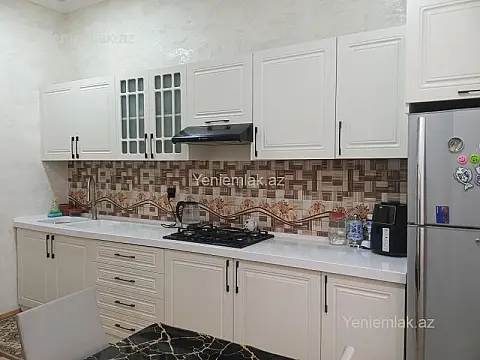 Satılır 5 otaqlı həyət evi 220 m²