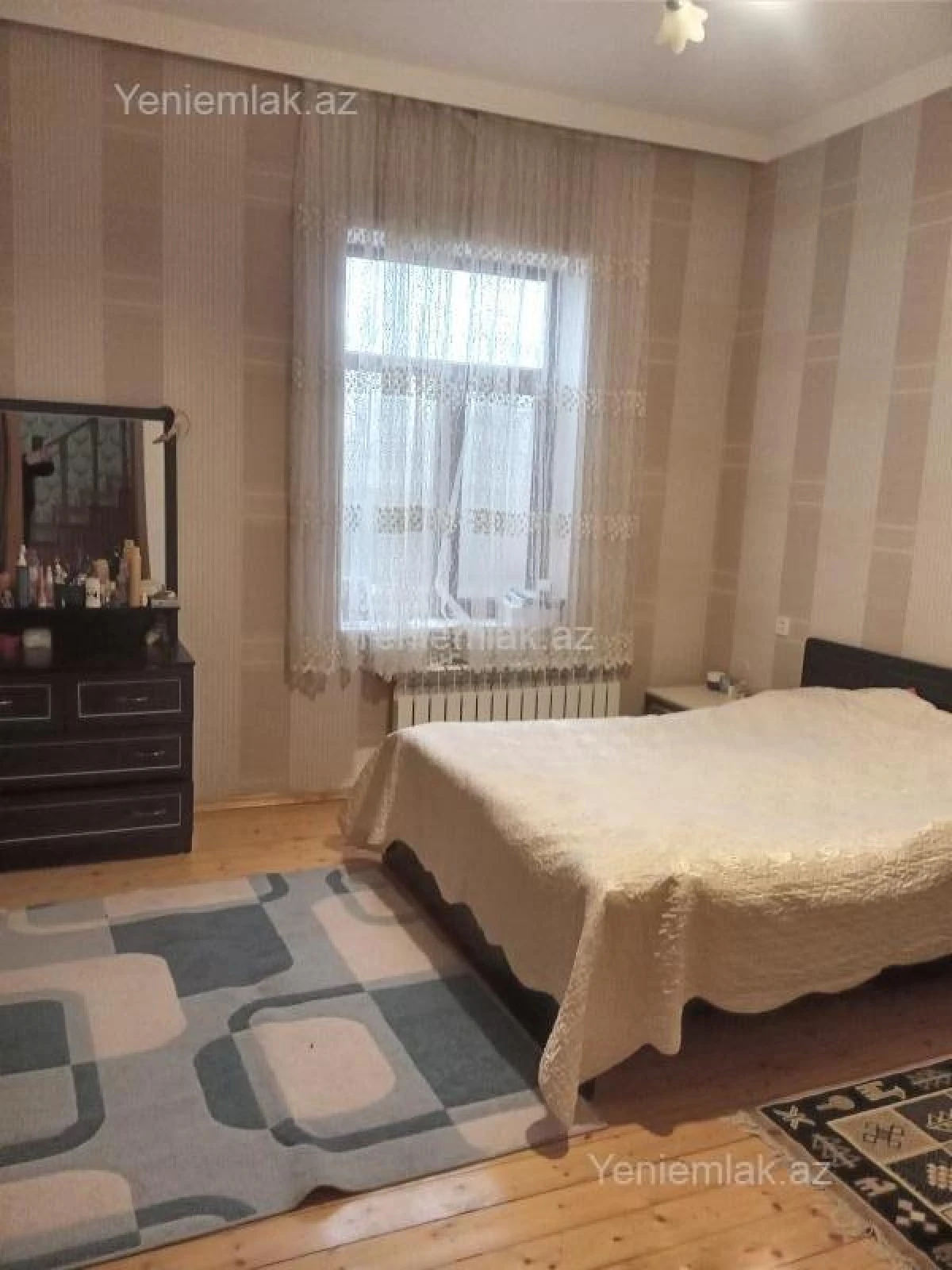 Satılır 5 otaqlı həyət evi 220 m²