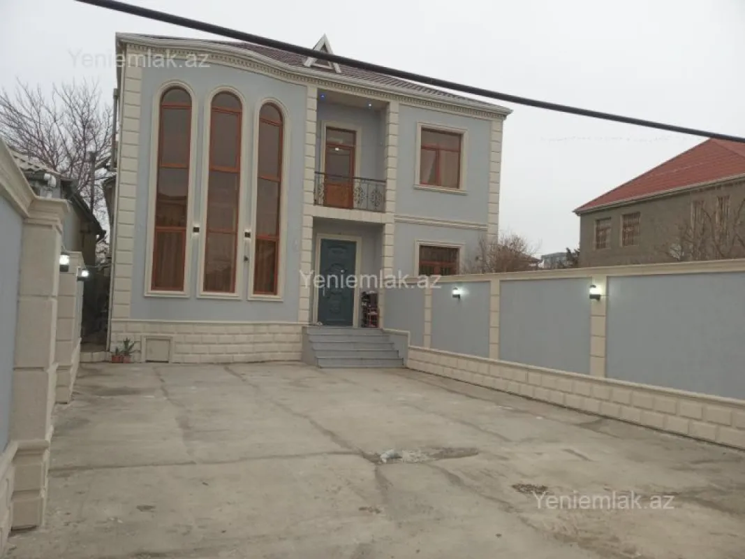 Satılır 5 otaqlı həyət evi 220 m²