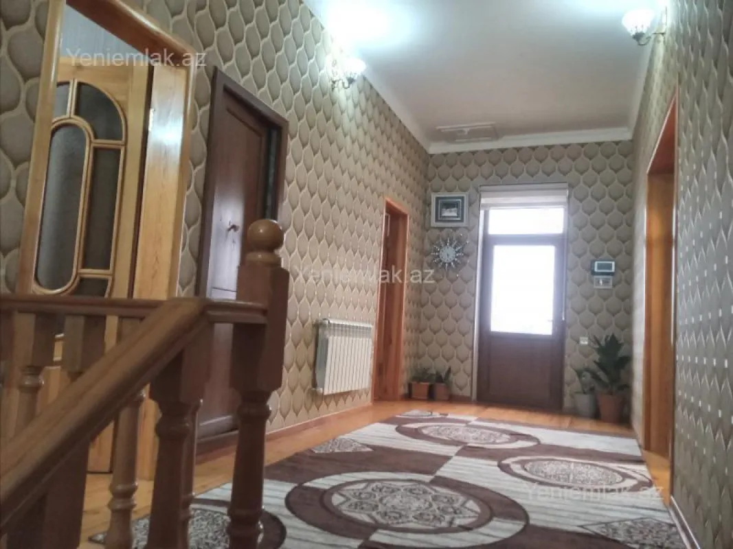 Satılır 5 otaqlı həyət evi 220 m²