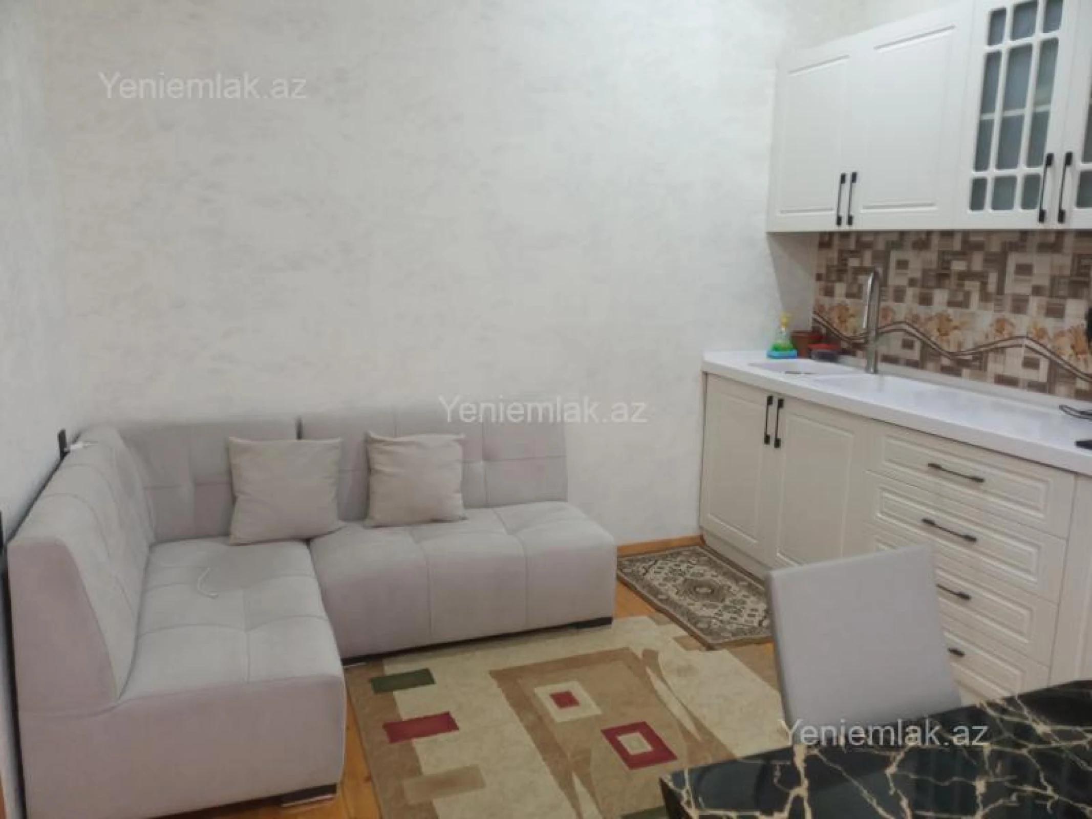 Satılır 5 otaqlı həyət evi 220 m²
