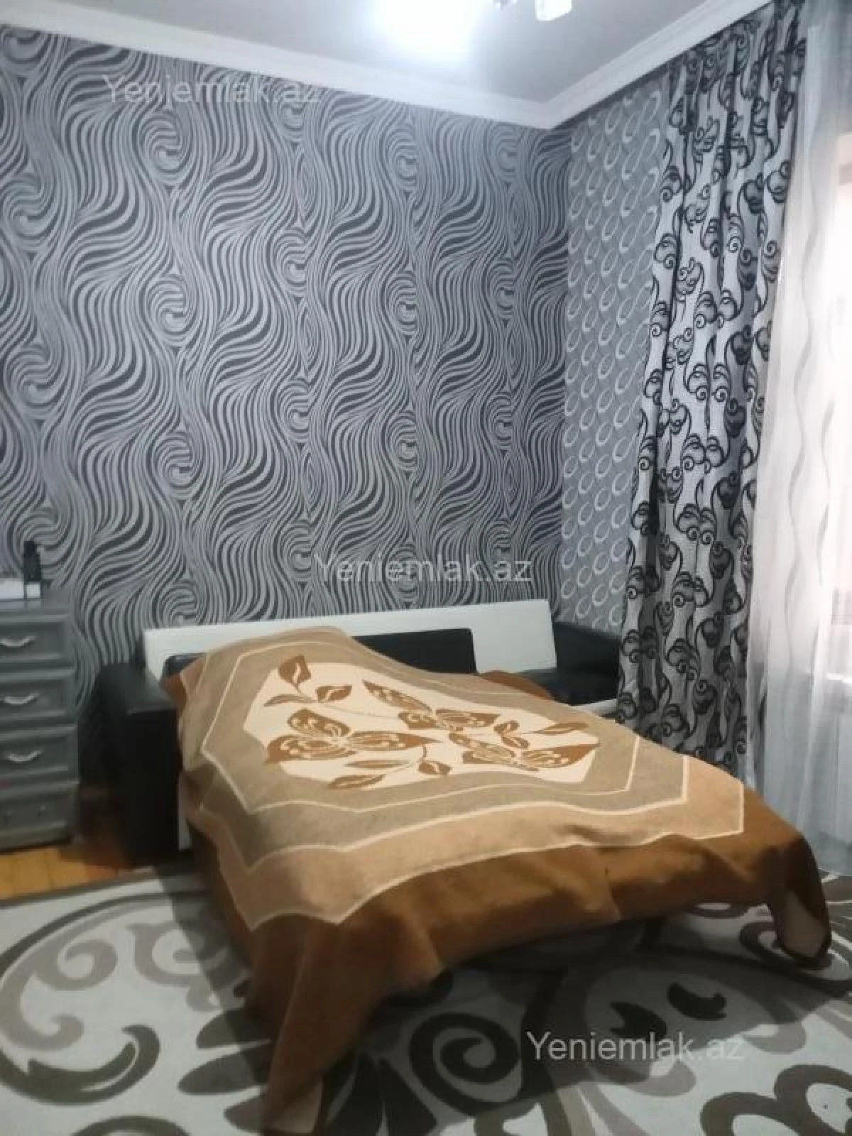 Satılır 5 otaqlı həyət evi 220 m²