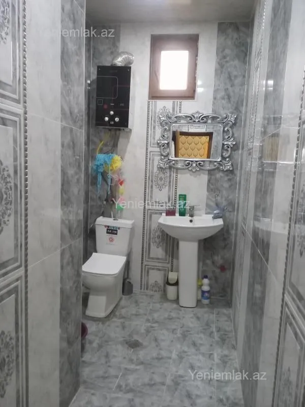 Satılır 5 otaqlı həyət evi 220 m²