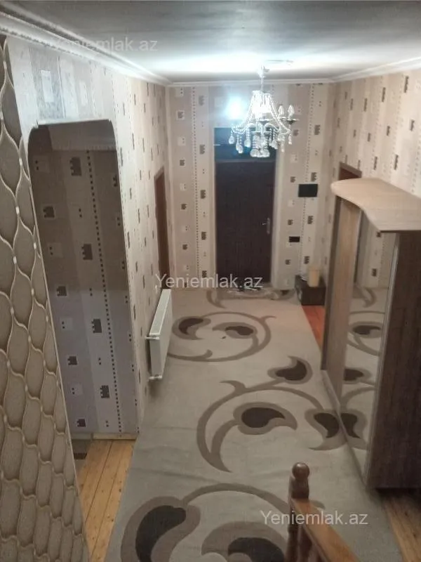 Satılır 5 otaqlı həyət evi 220 m²