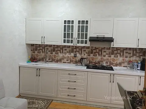 Satılır 5 otaqlı həyət evi 220 m²