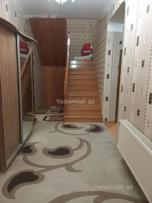 Satılır 5 otaqlı həyət evi 220 m²