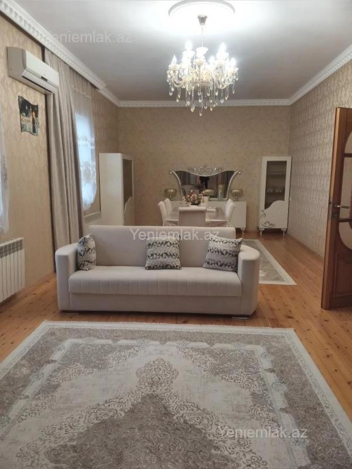 Satılır 5 otaqlı həyət evi 220 m²