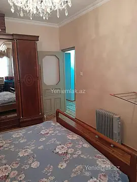 Satılır 3 otaqlı köhnə tikili 100 m²