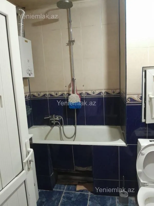 Satılır 3 otaqlı köhnə tikili 100 m²